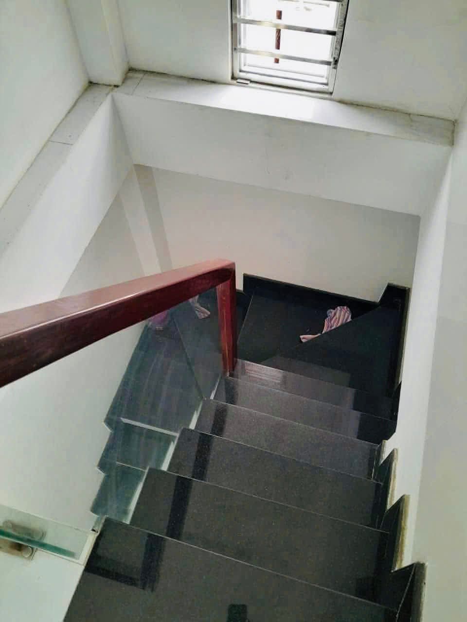 1000066737